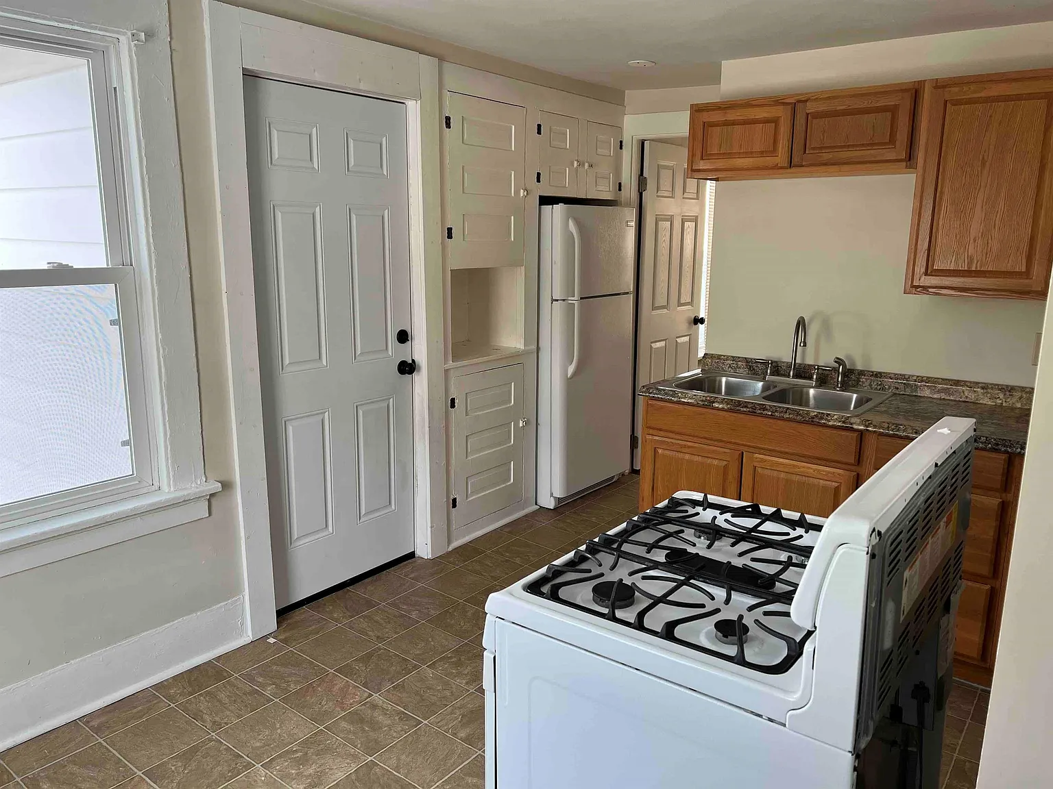 412 Tompkins Street - 2 — Photo 4