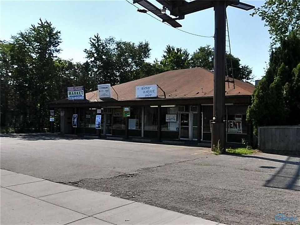 2nd image of 5831 Dorr St