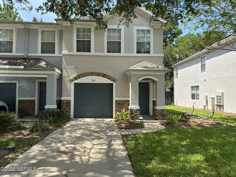 5841 Parkstone Crossing Dr