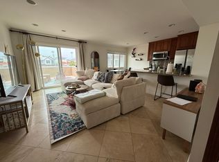 1108 W Balboa Blvd APT C, Newport Beach, CA 92661