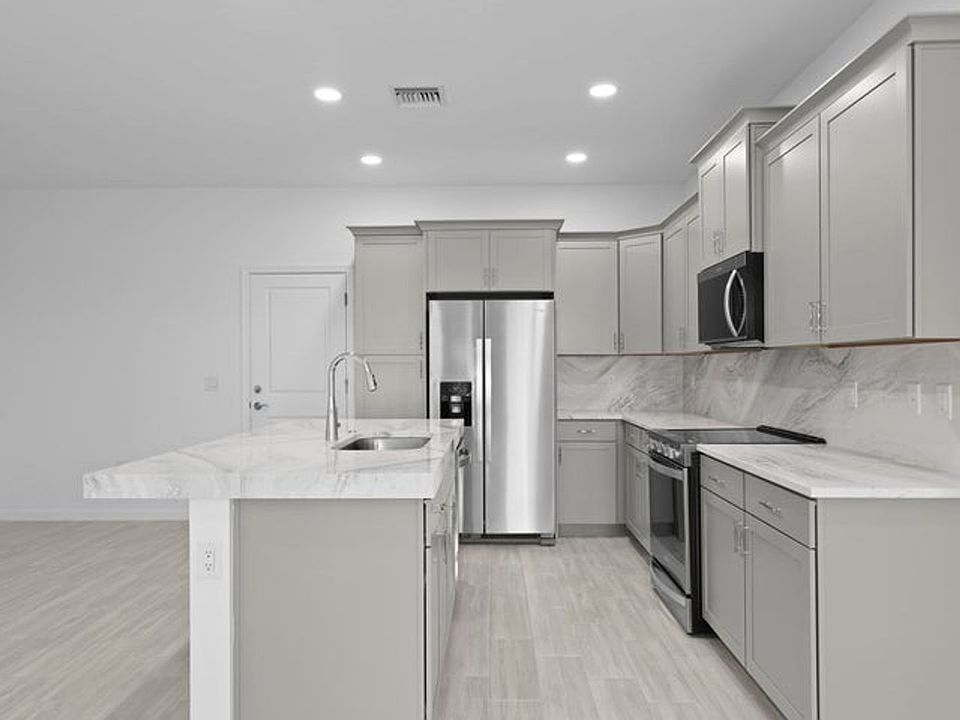 1st image of 4616 Longwood Lake Sq