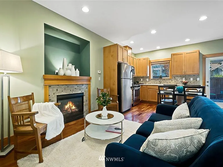 Photos when furnished
