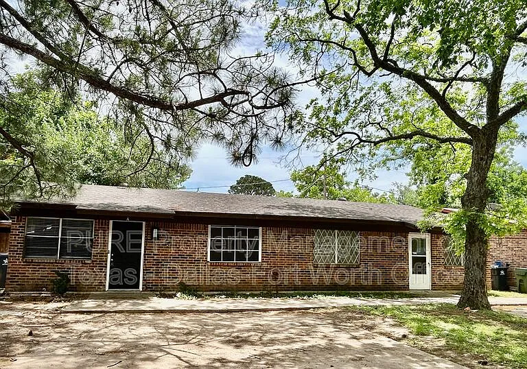 409 Cousins Ln #A — Photo 1