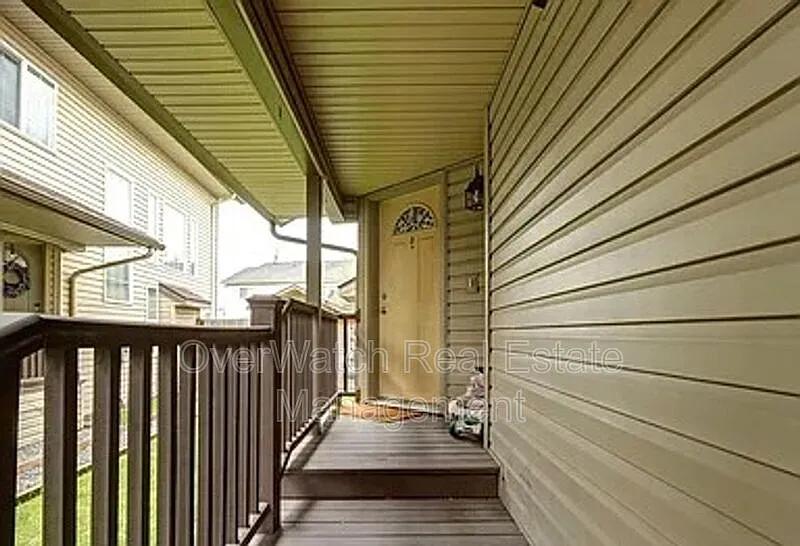 2 bed, 2.5 bath, 1715 sqft, $3,200 — Photo 3