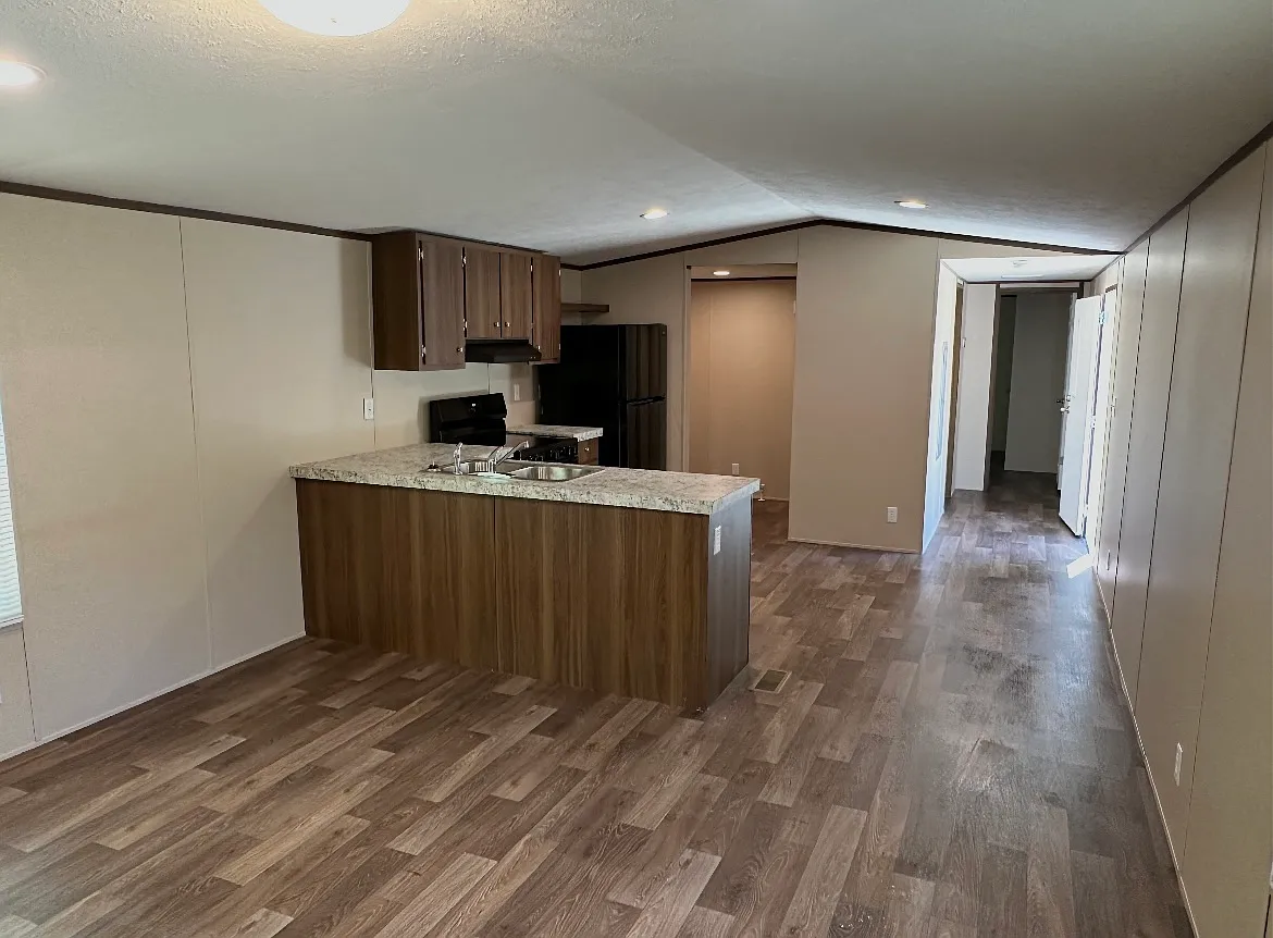 2 bed, 775 sqft, $1,300 — Photo 2