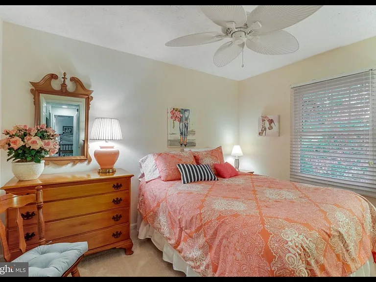 210 Pin Oak Ct — Photo 22
