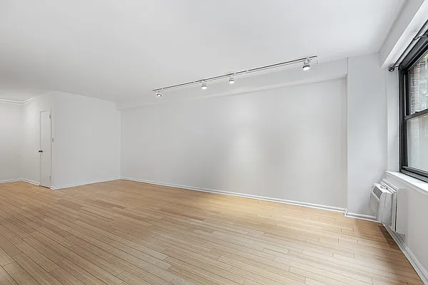 Sold by BLU Real Estate | media 6