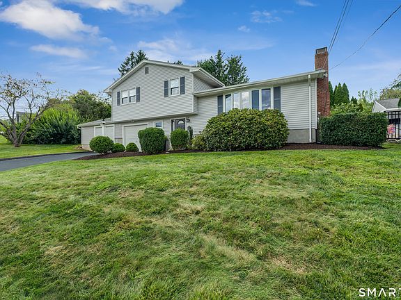 4th image of 12 Farm Hill Road