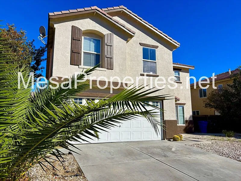4 bed, 2.5 bath, 1954 sqft, $2,500 — Photo 4