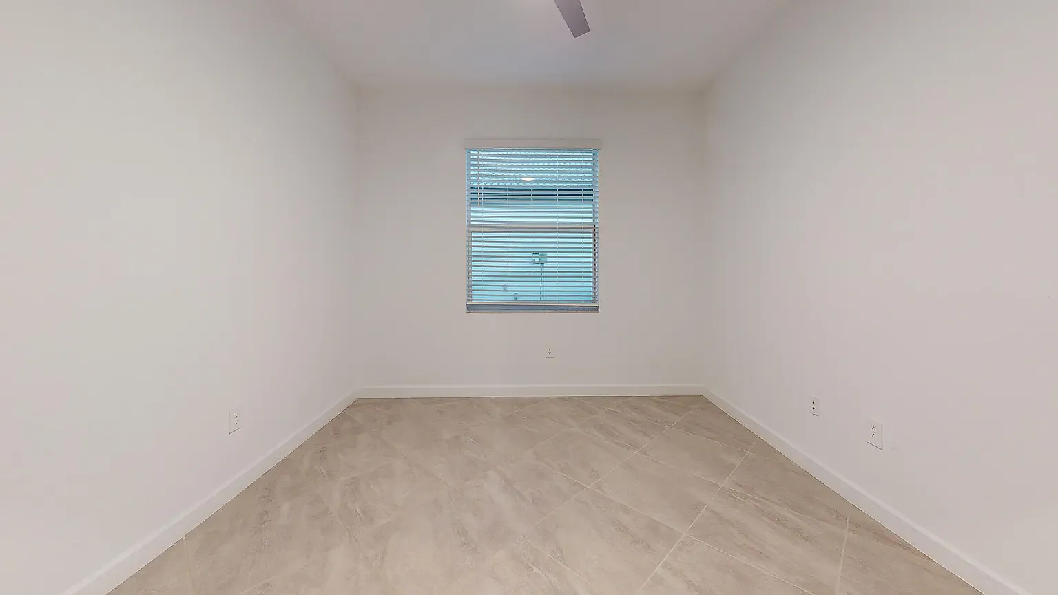 3 bed, 2201 sqft, $2,475 — Photo 3