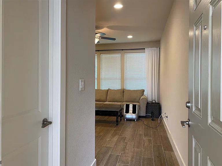 347 Madison Oaks — Photo 2