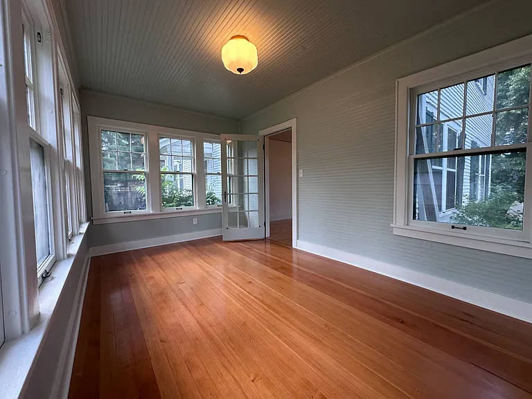 321 Roosevelt Ave — Photo 23
