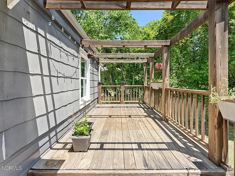 2214 Princess Place Dr — Photo 23
