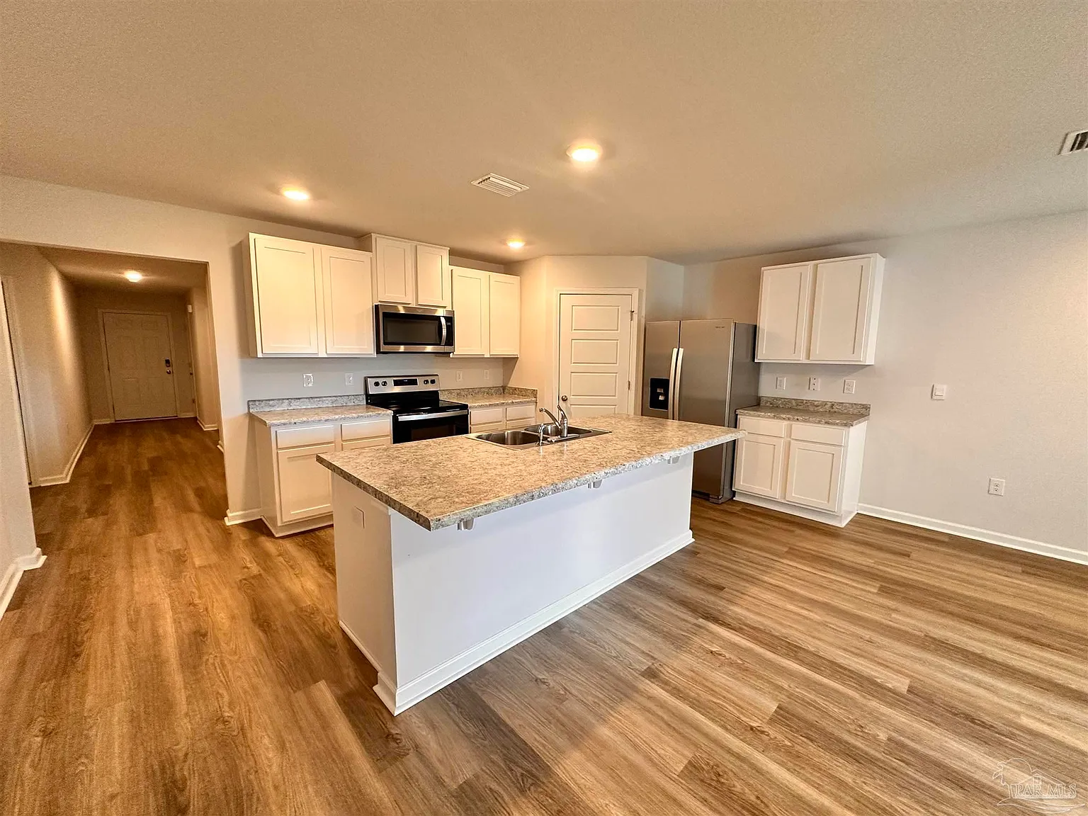 4 bed, 1783 sqft, $1,995 — Photo 3