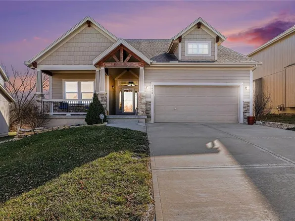 1040 N Sumac St, Olathe, KS 66061