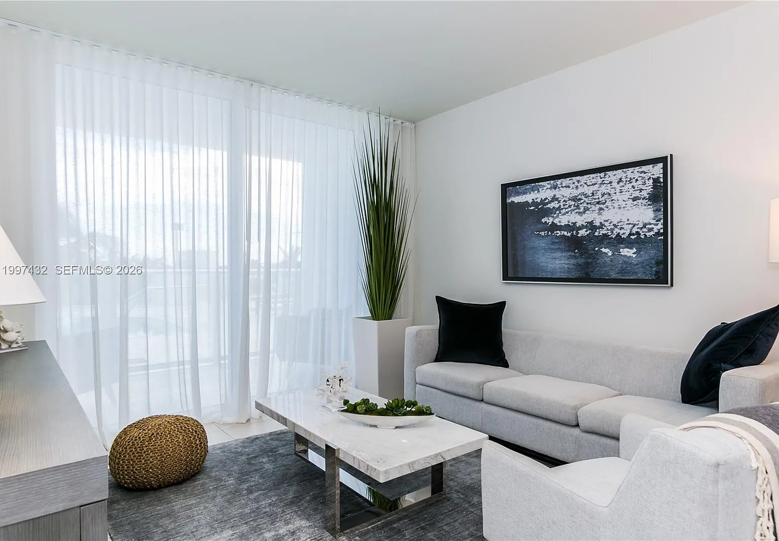 Tiffany House Condo — Photo 1