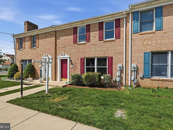 3rd image of 309 E Ridge Dr