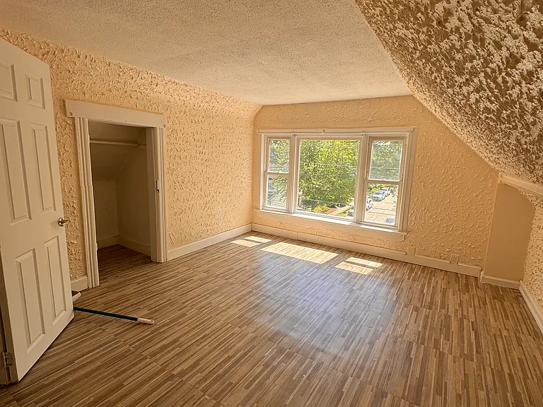 139 E Forest Ave #2 — Photo 10