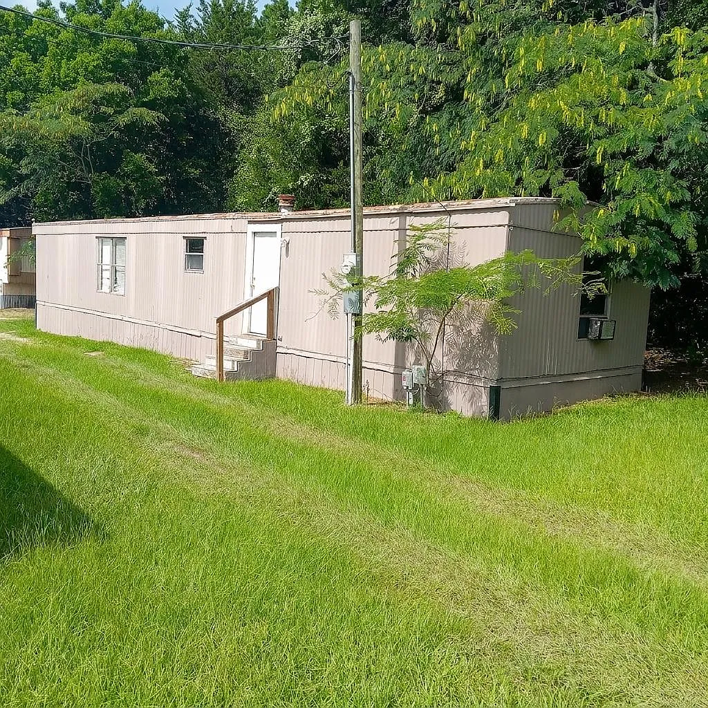 2 bed, 900 sqft, $850 — Photo 1