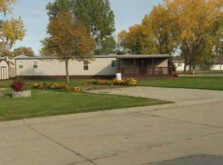 1009 Arthur Ln, Minot, ND 58701