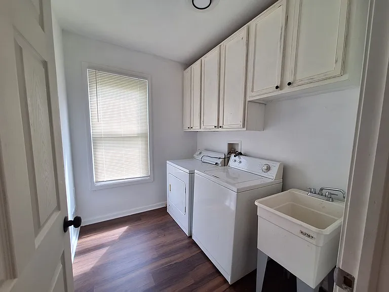 23720 Shakespeare Ave — Photo 17