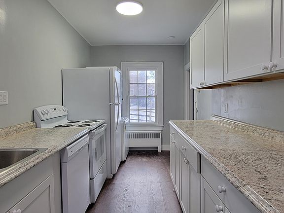 3rd image of 31 Thomas Street