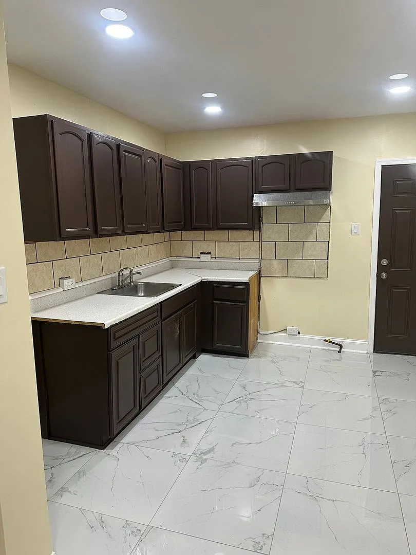 Charming 3BR House in Darby — Photo 1