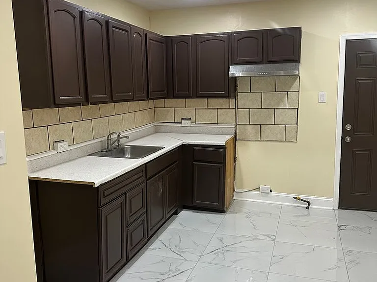 922 Forrester Ave — Photo 1