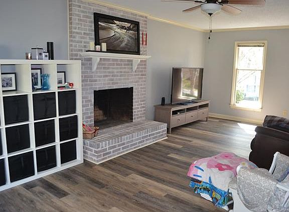 3rd image of 19518 Heartland St