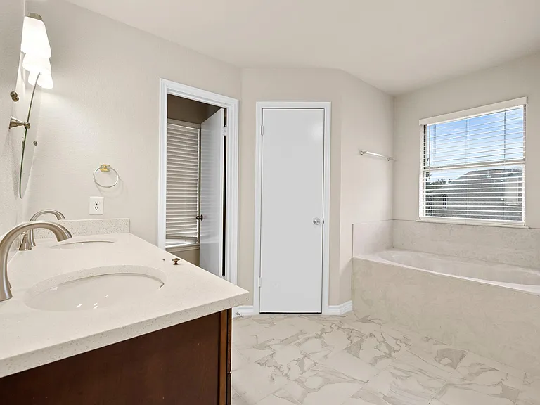 13263 Darwin Ln — Photo 3