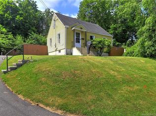 22 Smithwick St, Waterbury, CT 06704