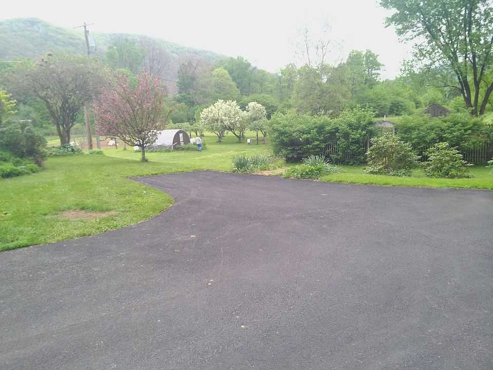 2nd image of 6425 Beechwood Rd