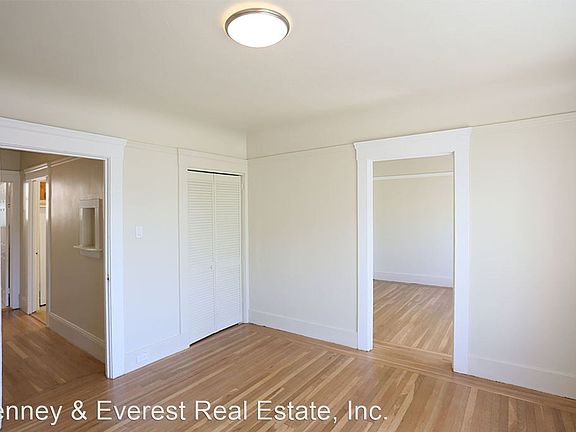 2nd image of 162 28th St