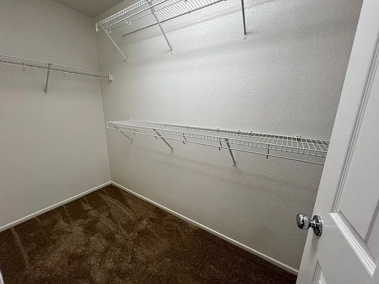 718 Thornford St — Photo 25