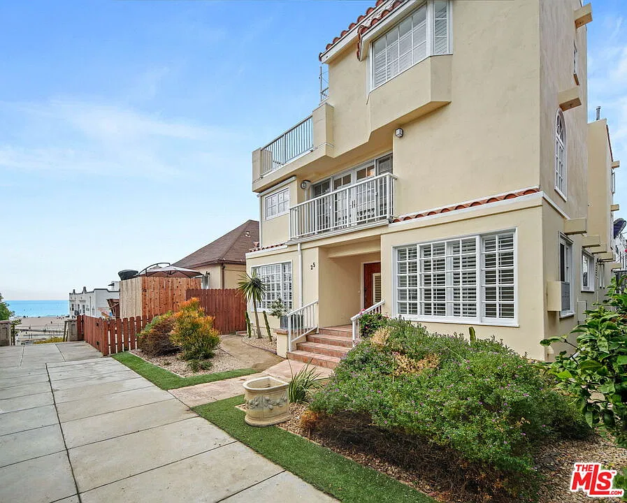 25 Arcadia Ter — Photo 1