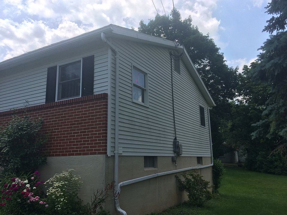 2nd image of 100 S Ridge St