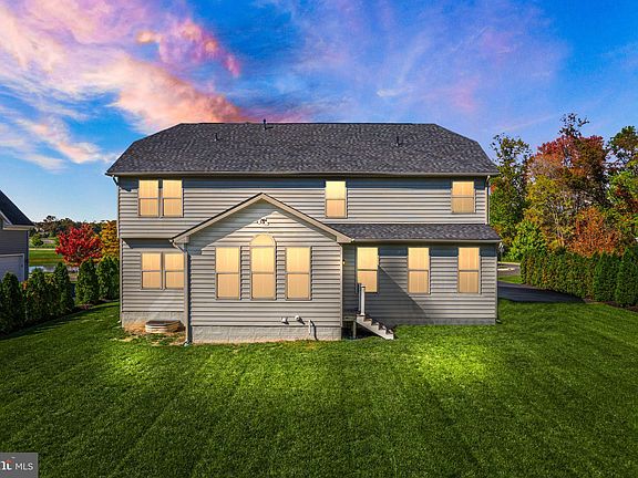 3rd image of 5043 Parkside Ct