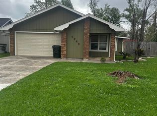 4249 Holly Hill Ct, Lake Charles, LA 70605