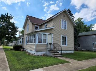 819 5th St, Three Rivers, MI 49093