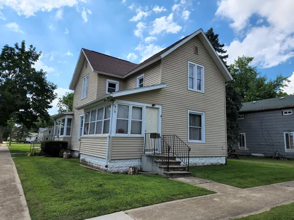 819 5th St, Three Rivers, MI 49093