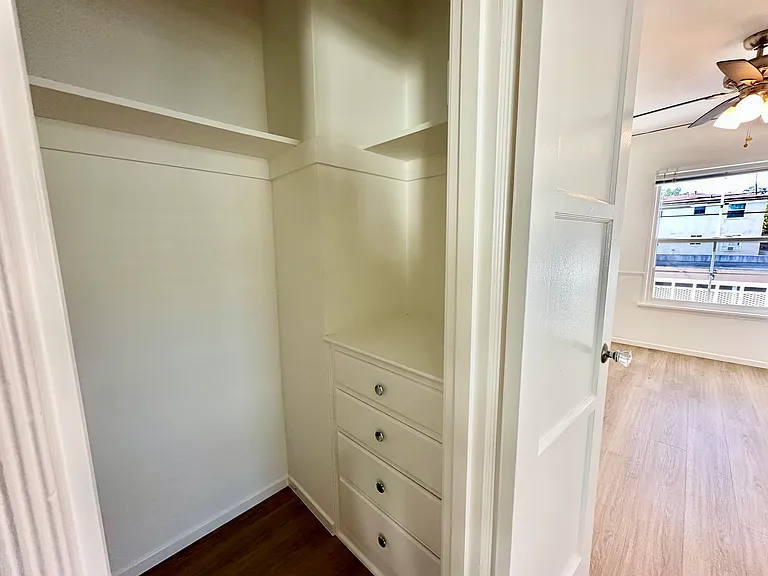 1325 N Fairfax Ave #10 — Photo 6