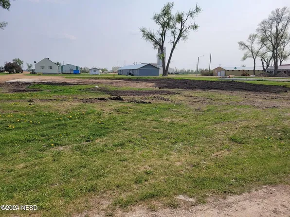 304 E Allen St, Castlewood, SD 57223