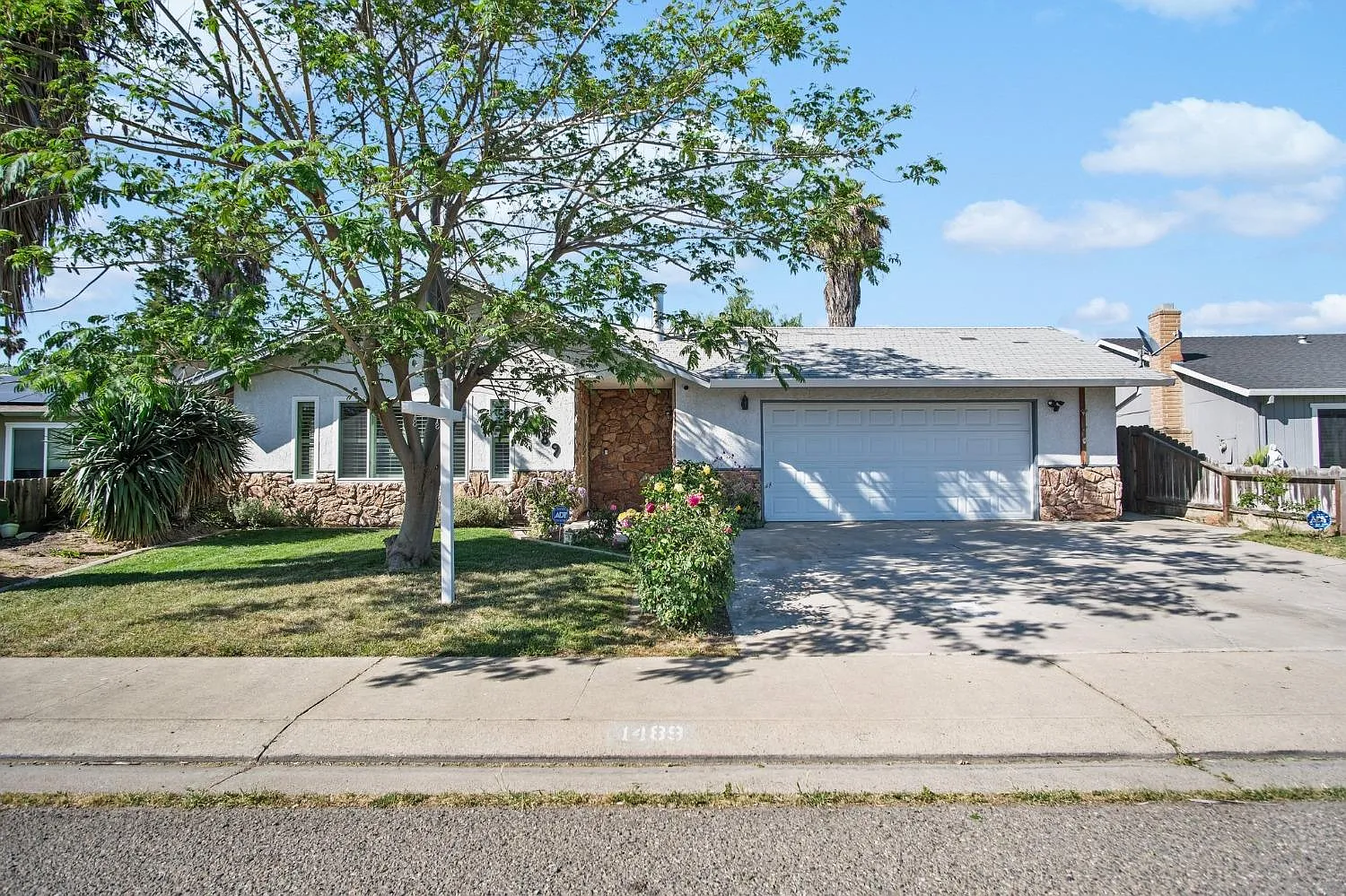 1489 Denise Dr photo 1