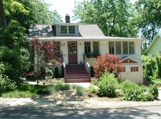 W3669 Oakrest Ave, Lake Geneva, WI 53147