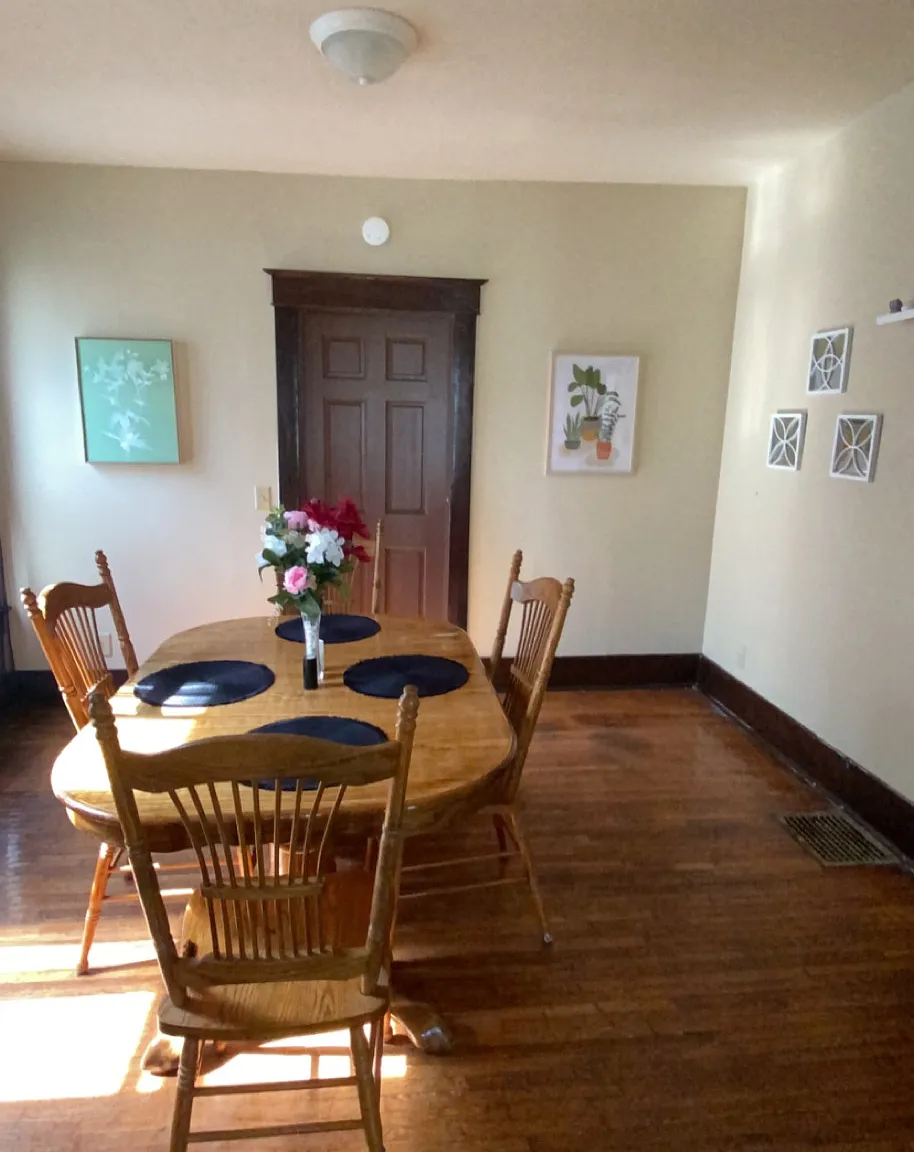 4 bed, 1460 sqft, $1,550 — Photo 2