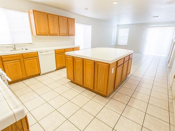 3rd image of 2765 Swan Ln