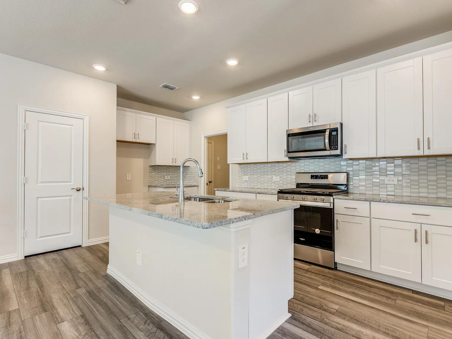 105 Caliber Ct — Photo 2