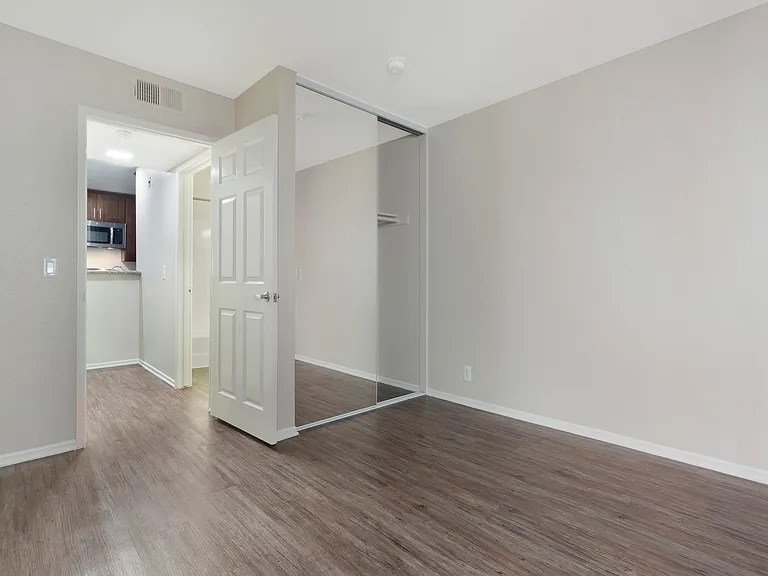 The Jeremy Apts — Photo 6