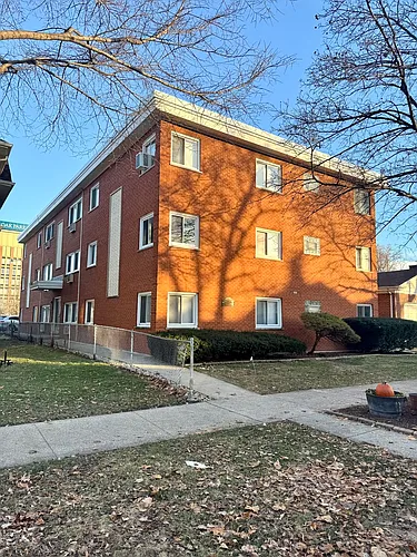 424 Elgin Ave #8 Photo 1
