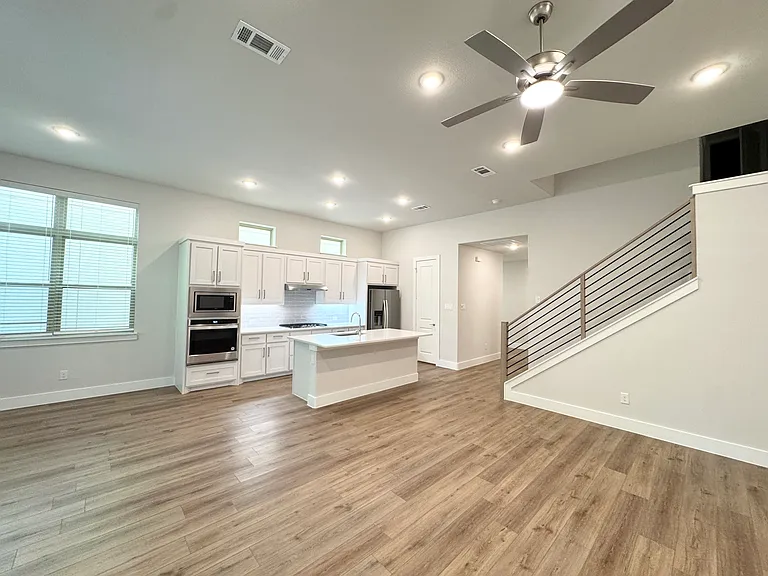 8103 Emsworth Dr — Photo 9